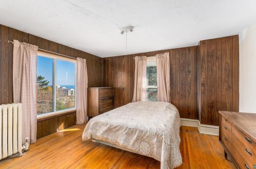 227 7 Ave, Duluth MN 55806-2413 exterior