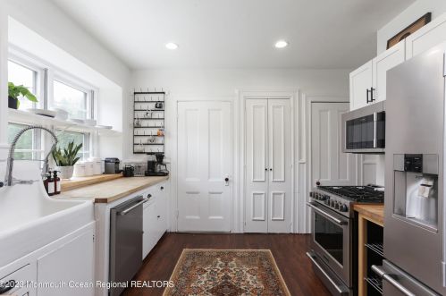 198 Monmouth Ave, Atlantic Highlands NJ  07716-2220 exterior