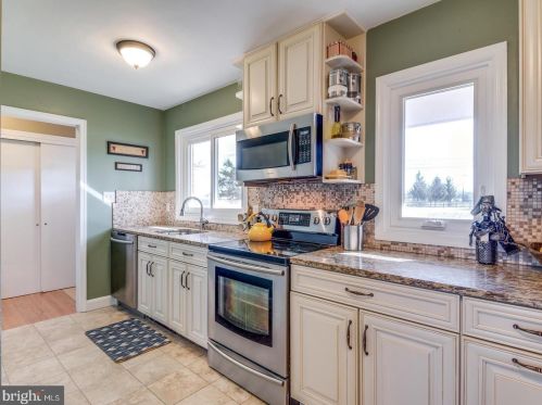 503 Evergreen Mills Rd, Leesburg VA  20175-8727 exterior