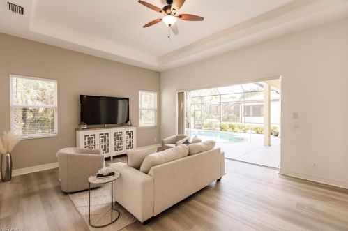 388 Cypress Way, Naples FL 34110-1108 exterior