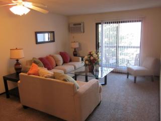 19100 Stratford Rd, Hopkins MN  55345-4054 exterior