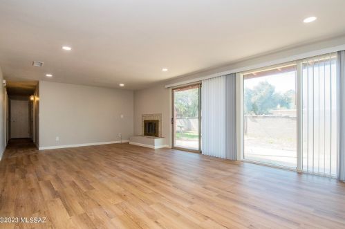 6159 Seneca St, Tucson AZ  85712-3010 exterior