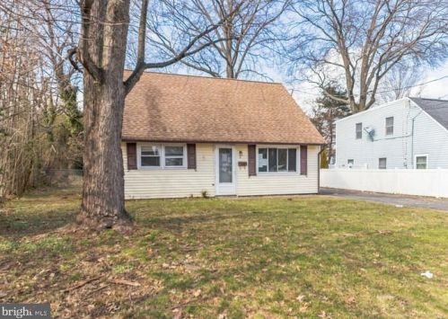 15 Dunmore Ave, Trenton, NJ 08618-1937