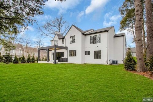 116 Lk Rd, Demarest NJ 07627-2236 exterior