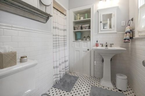 1708 Cedar Ave, Austin TX 78702-1429 exterior