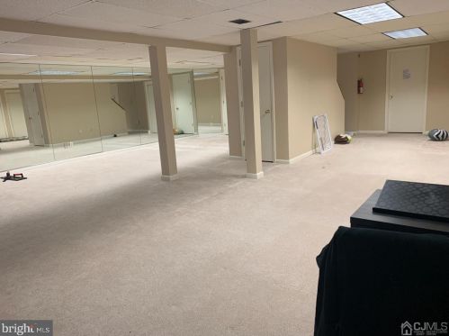 28 Ginger Ct, Princeton NJ 08540-9421 exterior