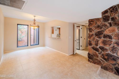 5050 South Regency Cir, Tucson AZ 85711-3043 exterior