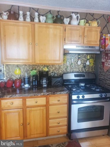 2232 5 St, Philadelphia PA 19106-3715 exterior