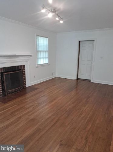 8719 Sundale Dr, Silver Spring MD  20910-5037 exterior