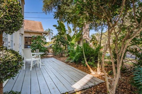 2002 Dekle Ave, Tampa FL  33606-3200 exterior