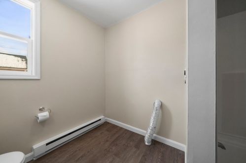 8 Ledge St, Sutton MA 01590-1665 exterior