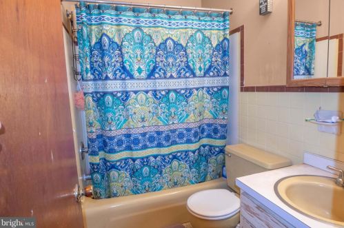 812 Mennonite Rd, Limerick PA 19468-3210 exterior