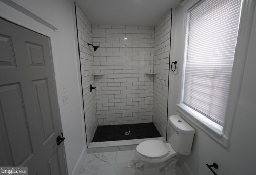 2858 Aramingo Ave, Philadelphia PA  19134-4224 exterior