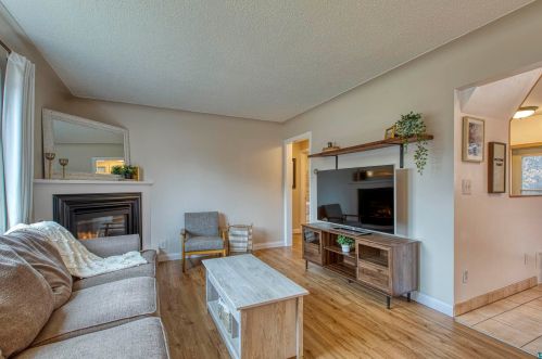 4321 Dodge St, Duluth MN 55804-1409 exterior