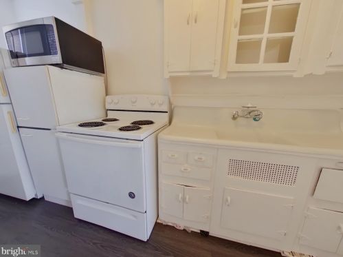 1301 Magee, Philadelphia PA 19111-4915 exterior