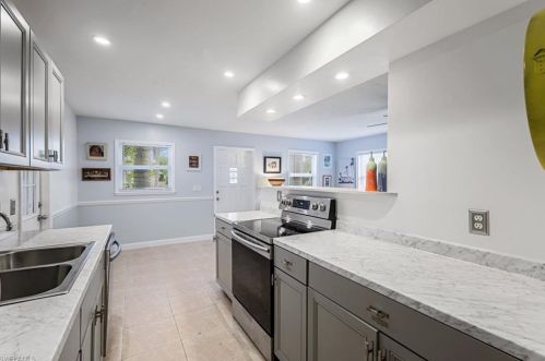 522 100 Ave, Naples FL 34108-2235 exterior