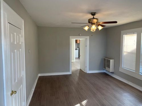 606 Centre St, Dallas TX  75208-6328 exterior