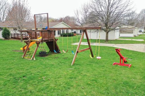 318 2nd St, Summit MN  55917-1117 exterior