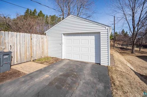 2033 Allegheny St, Duluth MN 55811-3208 exterior