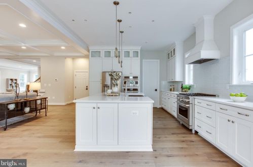 1978 Kirby Rd, Mc Lean VA 22101-5326 exterior