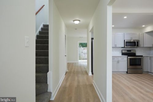 674 Azalea Dr, Rockville, MD 20850-2003