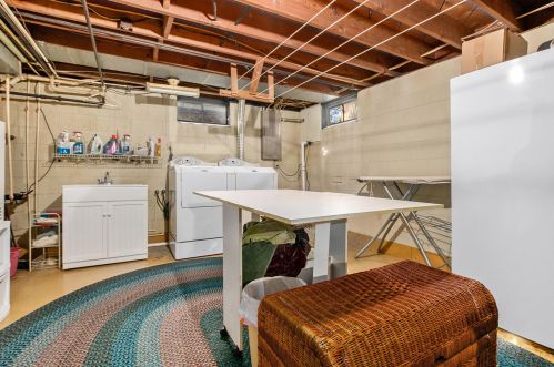 2085 Madalene Ave, Meskegon MI 49442-3815 exterior