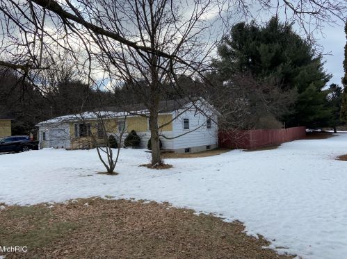 1322 Colburn Ave, Big Rapids, MI 49307-1618