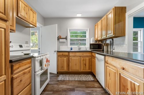 5482 Ravine Rd, Kalamazoo MI 49009-9002 exterior