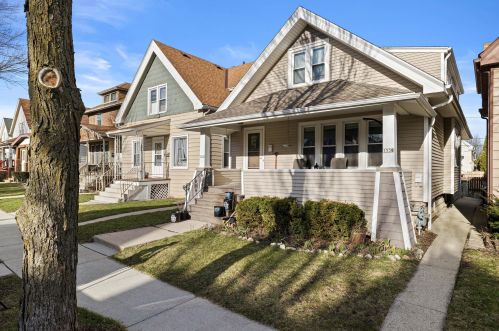 1536 73rd St, Milwaukee WI  53214-4717 exterior