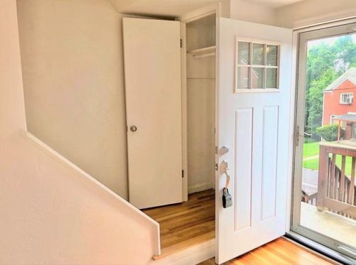 424 Jacobson Dr, Pittsburgh PA  15227-3112 exterior