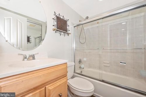 17531 Applewood Pl, Rockville MD 20855-1559 exterior