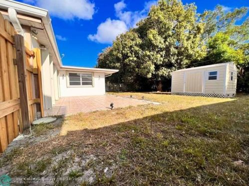 124 Lobster Rd, Fort Pierce FL  34983-1718 exterior