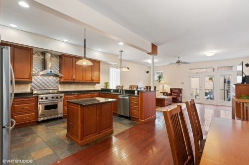 3705 Magnolia Ave, Chicago IL 60660-1496 exterior