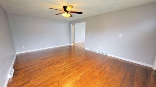 72 Allendale Ave, Providence RI  02911-3104 exterior