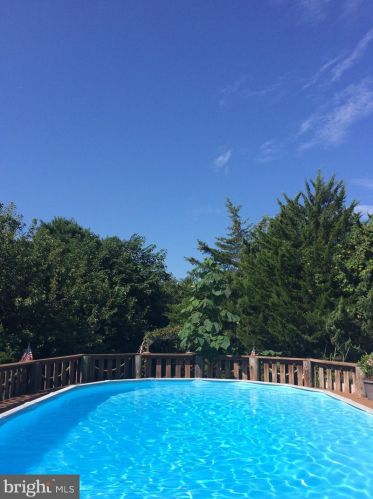 13 Atlantic Dr, Lewes DE 19958-1765 exterior