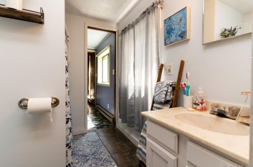 121 Wellers Brg Rd, Roxbury CT 06783-1616 exterior