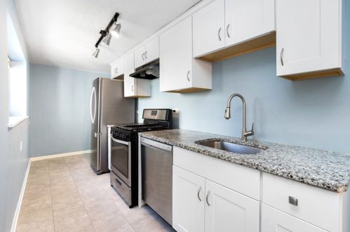 1313 Lowrie St, Pittsburgh PA  15212-4325 exterior