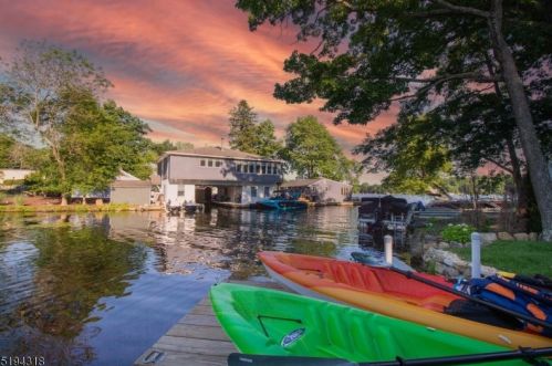 14 Hilltop Rd, Andover NJ  07821-2936 exterior