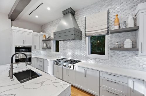 1501 Bluefin Ct, Naples FL 34102-1576 exterior