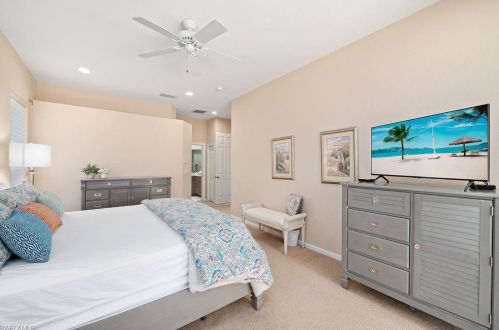 9002 Mustang Is Cir, Naples FL 34113-1644 exterior