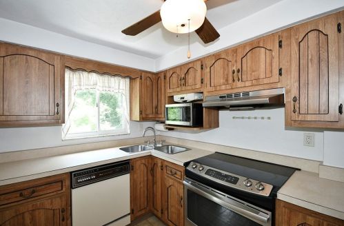 3147 Glendale Ave, Pittsburgh PA 15227-2829 exterior