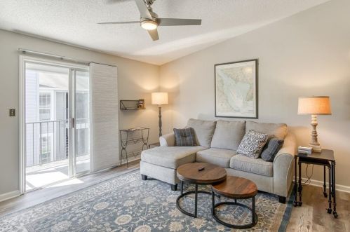 329 Granville Ct, Atlanta GA  30328-3434 exterior