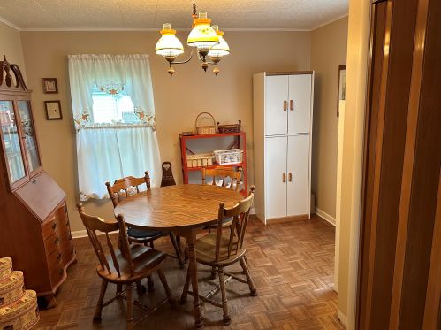 1625 Hanchett Ave, Grand Rapids MI 49504-2714 exterior