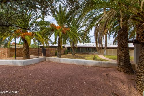 3380 Arroyo Chico, Tucson AZ  85716-5813 exterior