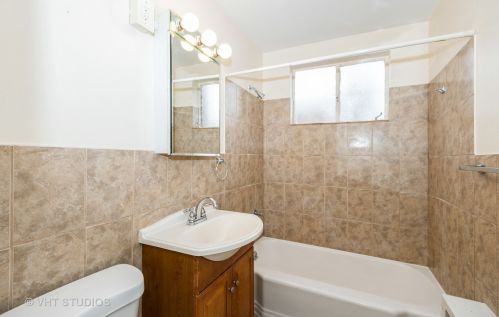 7544 Bell Ave, Chicago IL 60645-2299 exterior