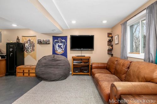 310 Greenwood Ct, Middlevle MI 49333 exterior