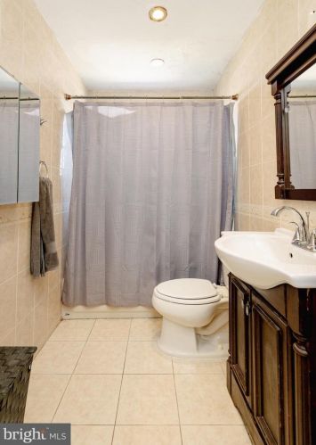 1417 Friendship St, Philadelphia PA 19149-1620 exterior