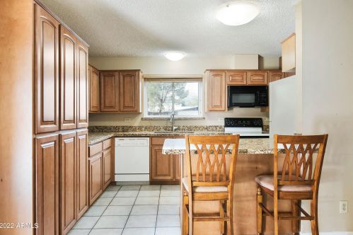 2339 51 Pl, Phoenix AZ 85018-4416 exterior