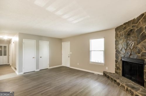 2126 Cherokee Valley Cir, Lithonia GA  30058-5362 exterior