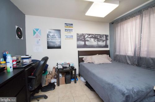 1144 4 St, Philadelphia PA 19133-3208 exterior